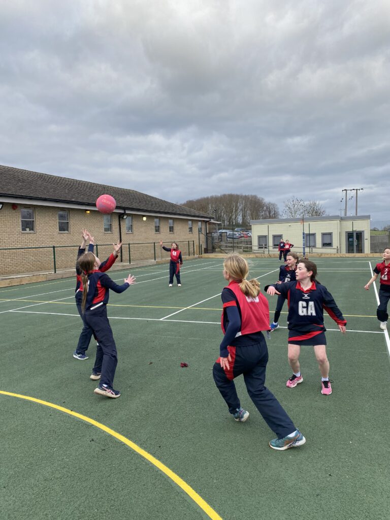 Set piece practice in netball, Copthill School